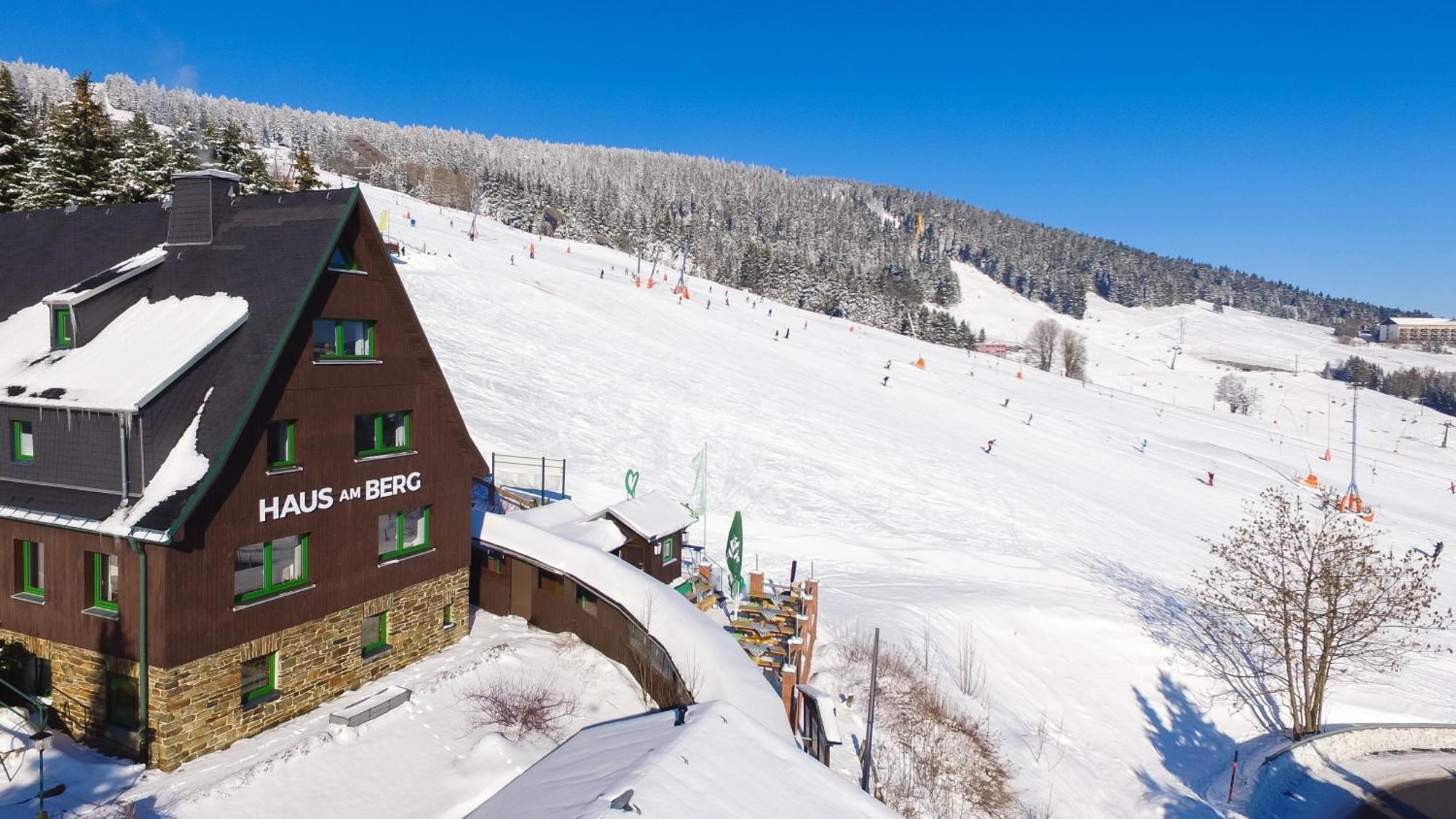 Haus Am Berg - Direkt Am Skihang Gasthof 2*